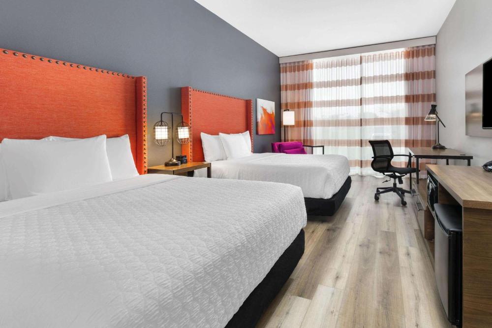 Queen Room with Two Queen Beds and Roll-In Shower - Mobility/Hearing Accessible - Non-Smoking interior